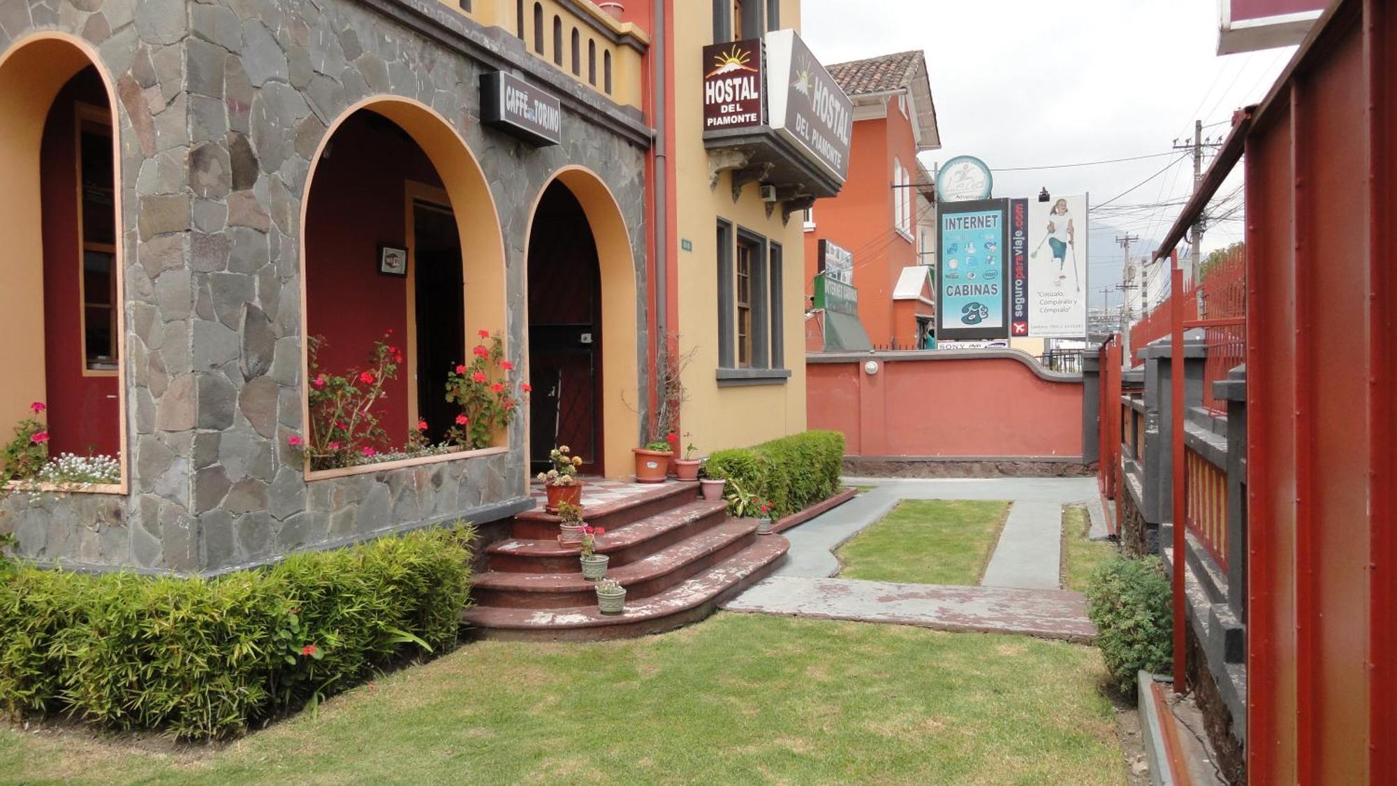 Hostal Del Piamonte Quito Exterior photo