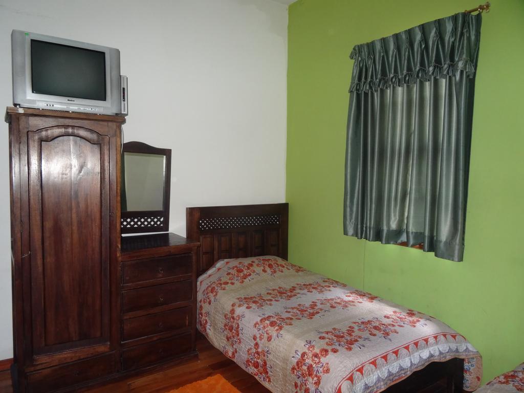 Hostal Del Piamonte Quito Exterior photo