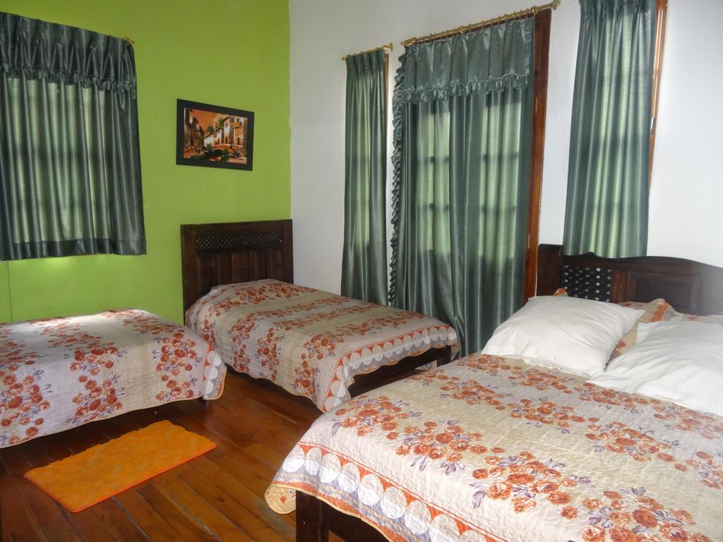 Hostal Del Piamonte Quito Exterior photo